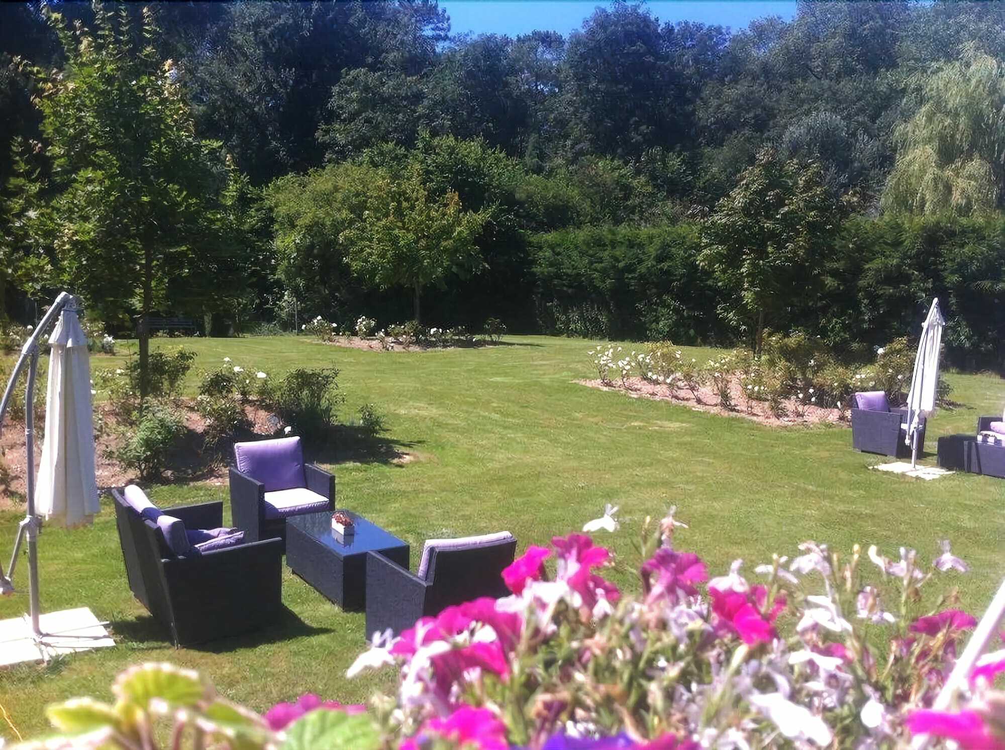 Les Jardins D'Ulysse, The Originals Relais Hotell Cucq Exteriör bild